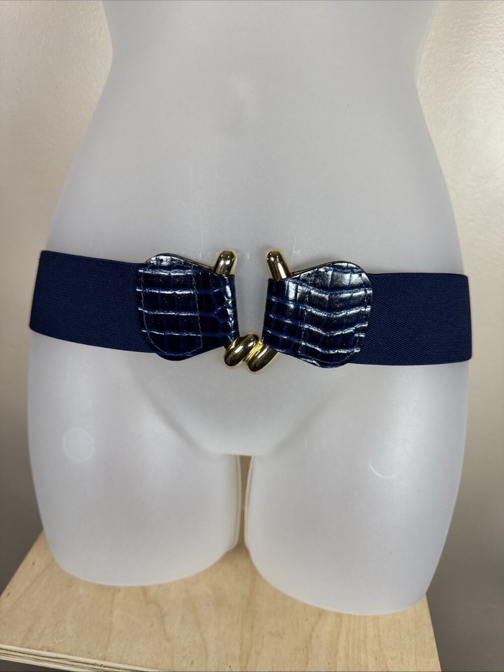 VTG Womens Belt Blue Gold Medallion Elastic Stretch 80s Funky Artsy